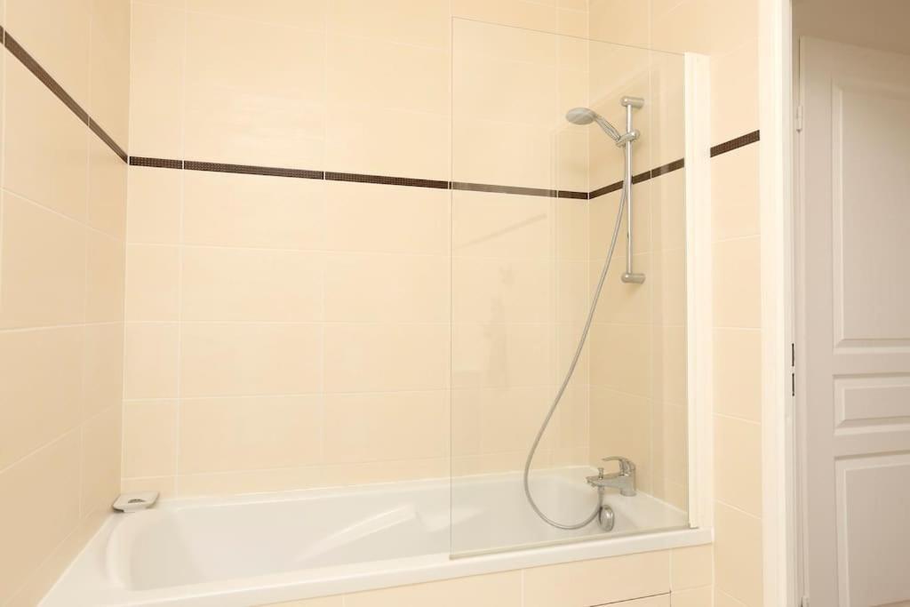 Apartment Paris-Stade De France 3 Rooms Parking Metro *