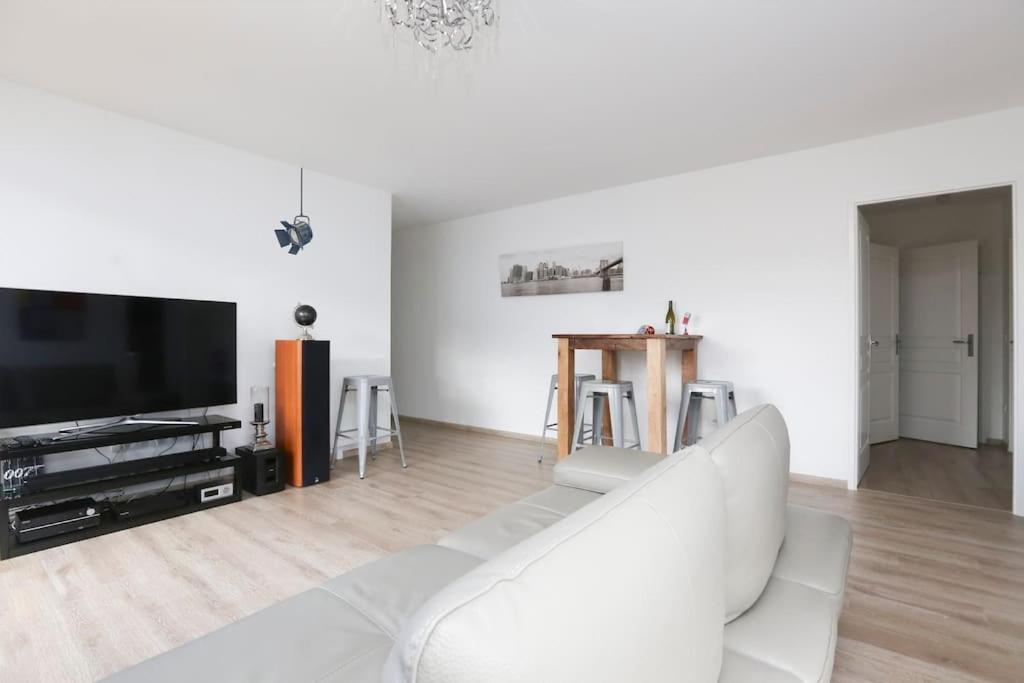 Apartment Paris-Stade De France 3 Rooms Parking Metro Saint-Denis (Seine-Saint-Denis)