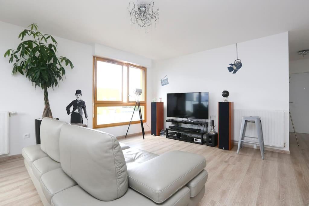 Paris-Stade De France 3 Rooms Parking Metro Apartment *