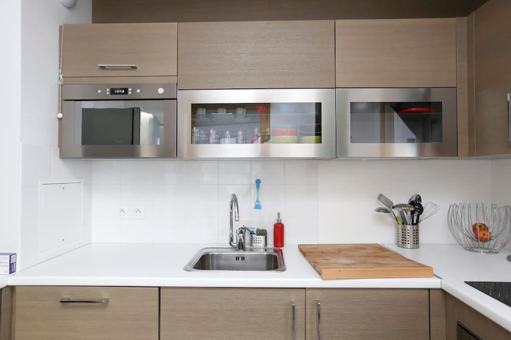 Paris-Stade De France 3 Rooms Parking Metro Apartment *
